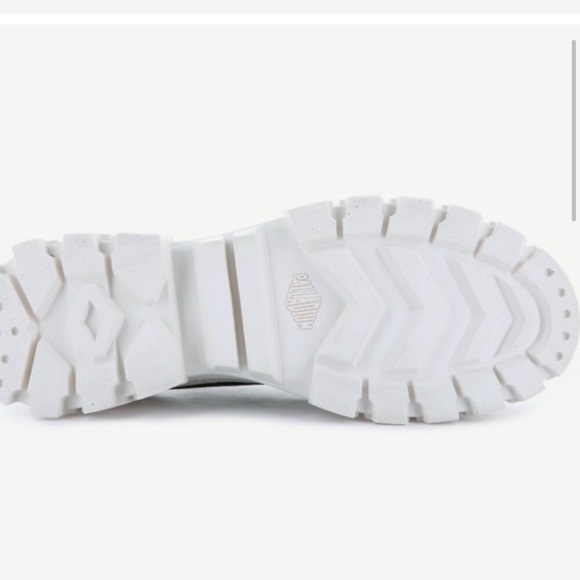 PALLADIUM NWB Revolt Shoe LO TX Black Women Platform Boot 97243-016-M SZ 8 - Picture 4 of 5